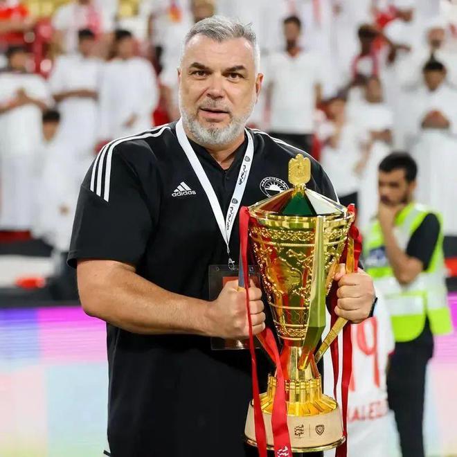 利物浦VS水晶宫直播【早报】曼城拿下天王山，拜仁卫冕德甲冠军！