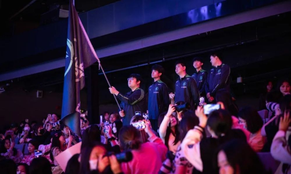 欧冠积分榜:利物浦仍全胜,皇马9分第18,巴黎7分第24 欧冠积分榜:利物浦仍全胜,皇马9分第18,巴黎7分第24